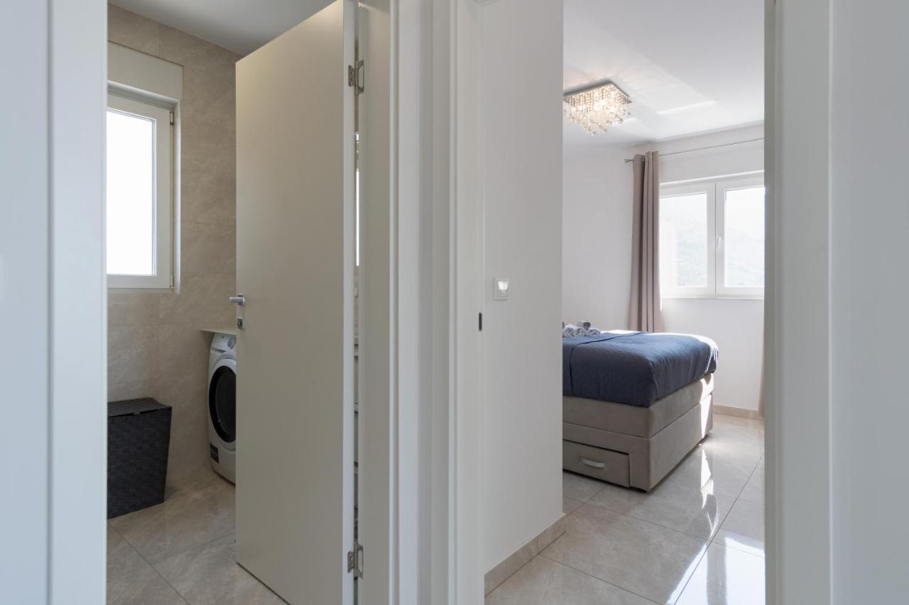 Sea View Apartment With Parking - Dina Makarska Eksteriør bilde